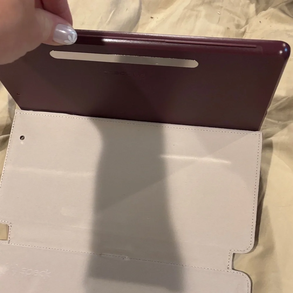NWT Speck Balance Folio for iPad 10.9
